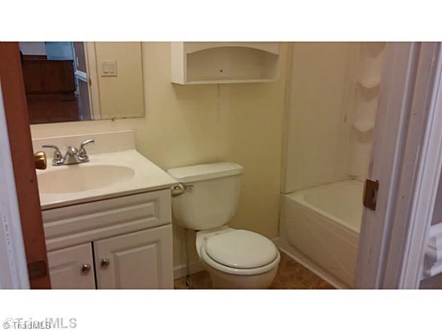 3165 New Cut Road Lexington, NC 27292 - Photo 5 of 16 Bath. 2nd BATH