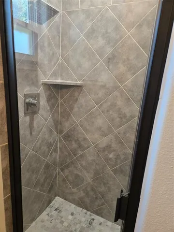 $2,500 | 3704 Canyon Road, Granbury, TX 76049