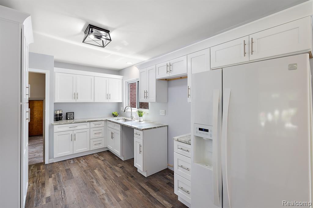 2910 Walbridge Road Rochester Hills, MI 48307 - Photo 12 of 38