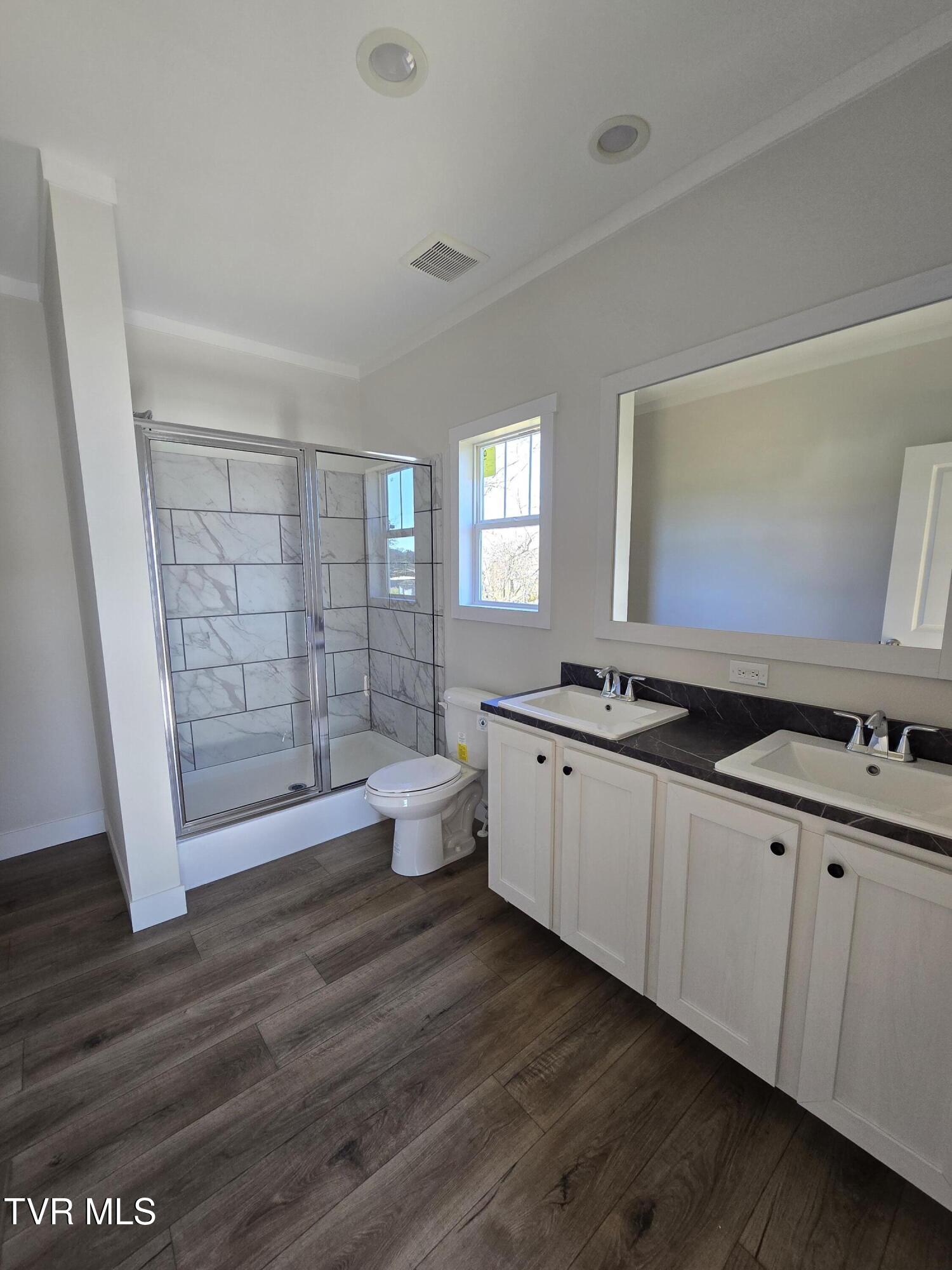 2208 Oak Street, Unit 3 Gray, TN 37615 - Photo 18 of 22 20251123_135815