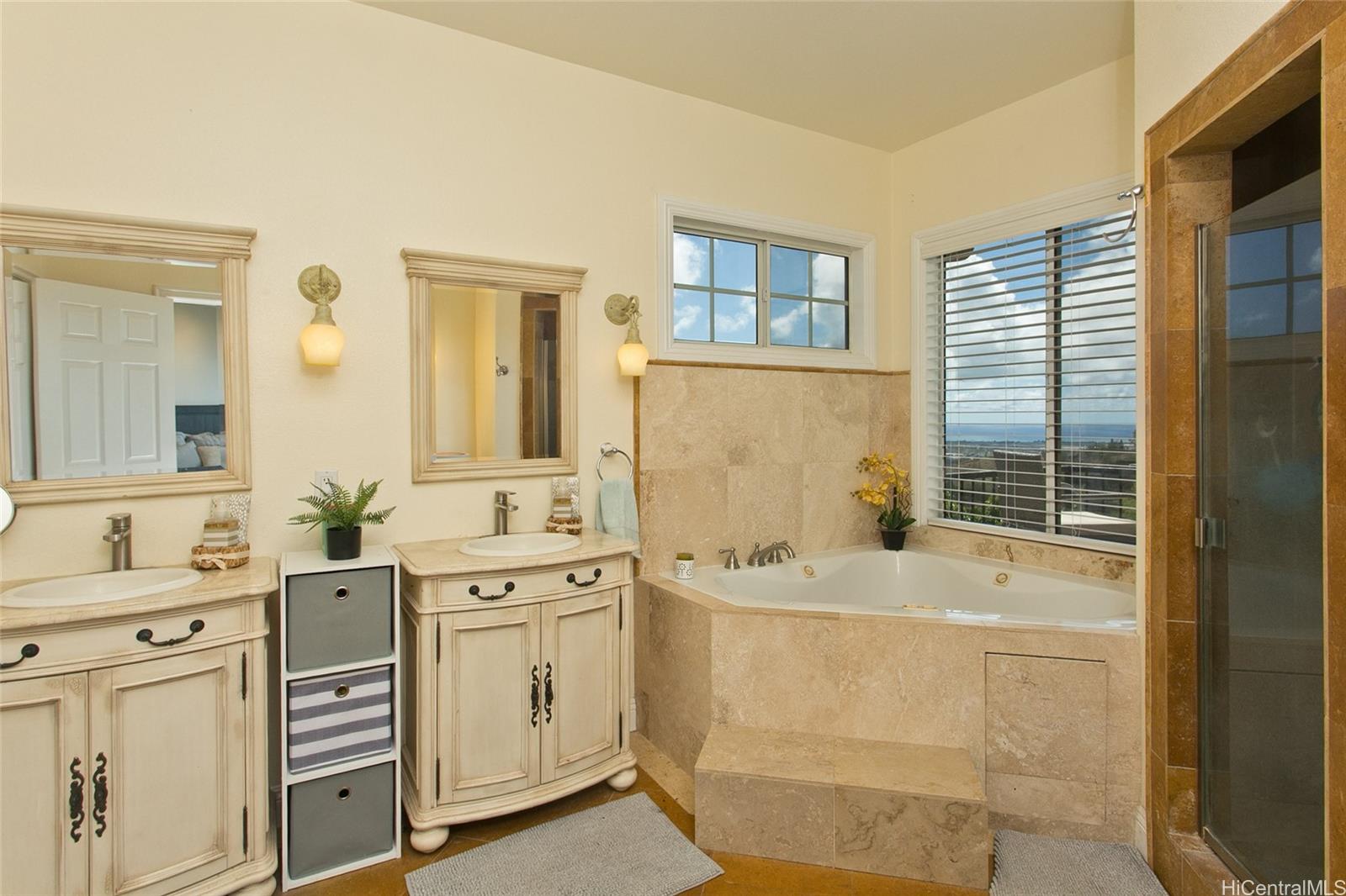 92-313 Hookili Place Kapolei, HI 96707 - Photo 15 of 22 Primary bath