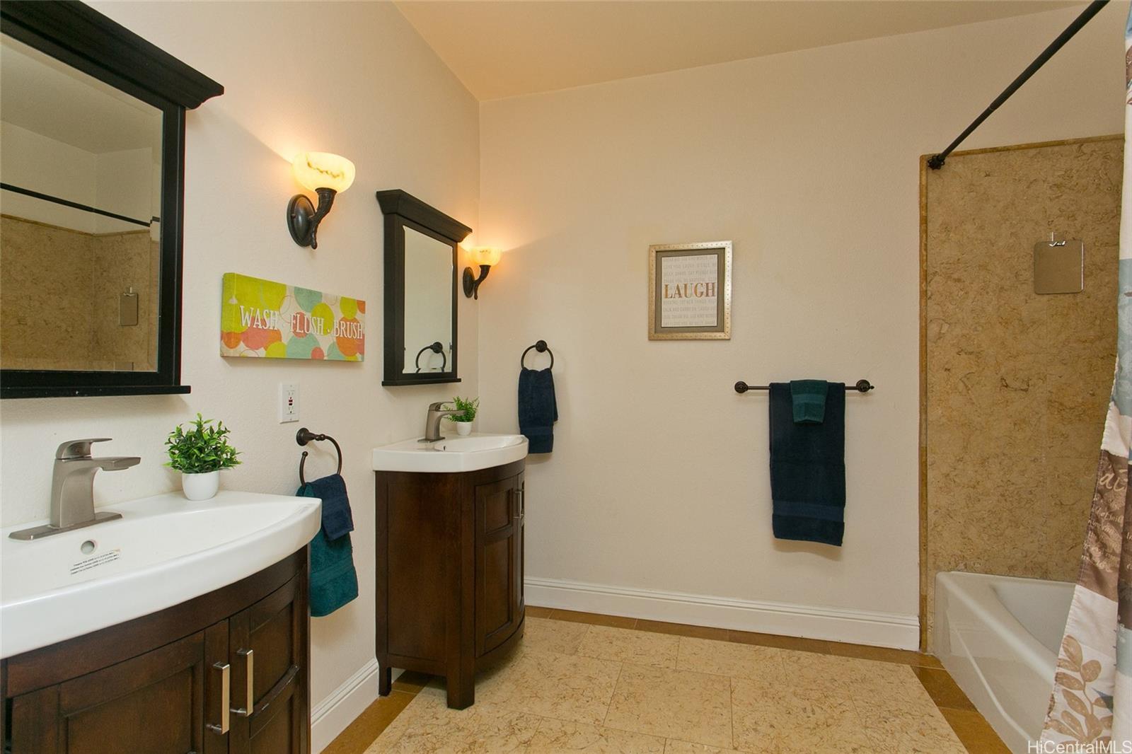 92-313 Hookili Place Kapolei, HI 96707 - Photo 10 of 22 Bath main level