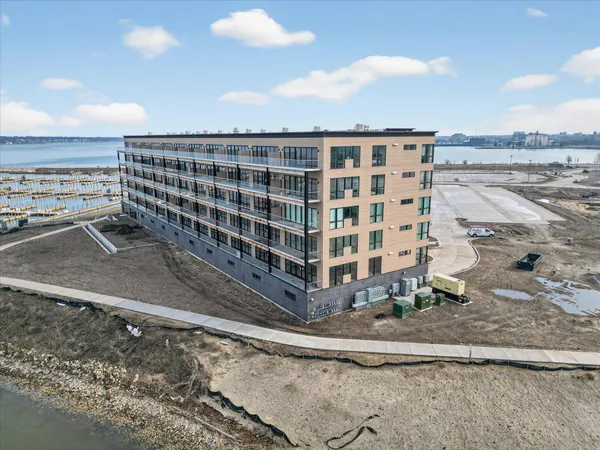 $975,000 | 901 Adelaide Circle, Unit 602, Muskegon, MI 49441