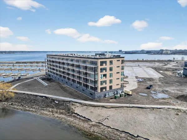 $975,000 | 901 Adelaide Circle, Unit 602, Muskegon, MI 49441