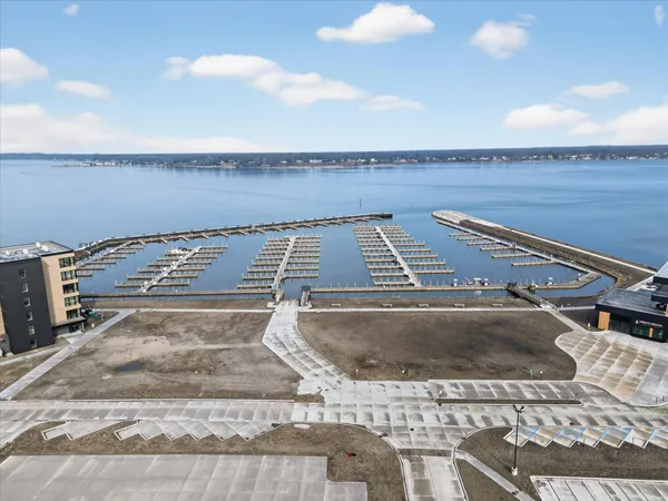 $975,000 | 901 Adelaide Circle, Unit 602, Muskegon, MI 49441