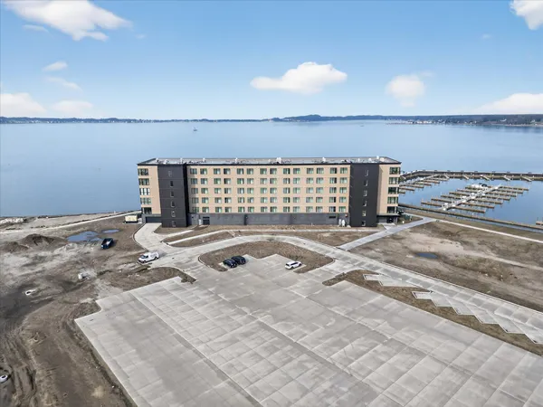 $975,000 | 901 Adelaide Circle, Unit 602, Muskegon, MI 49441