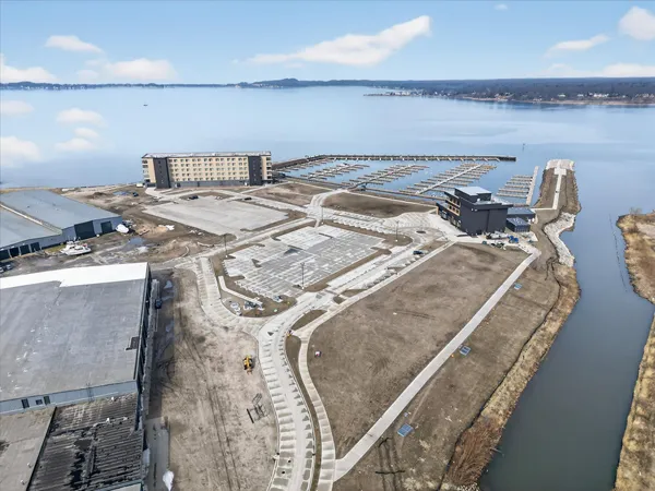 $975,000 | 901 Adelaide Circle, Unit 602, Muskegon, MI 49441