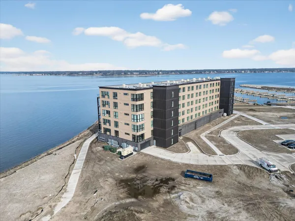 $975,000 | 901 Adelaide Circle, Unit 602, Muskegon, MI 49441