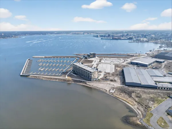 $975,000 | 901 Adelaide Circle, Unit 602, Muskegon, MI 49441