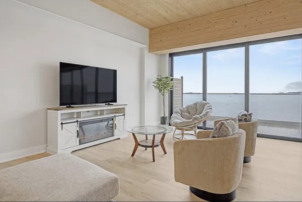 $975,000 | 901 Adelaide Circle, Unit 602, Muskegon, MI 49441