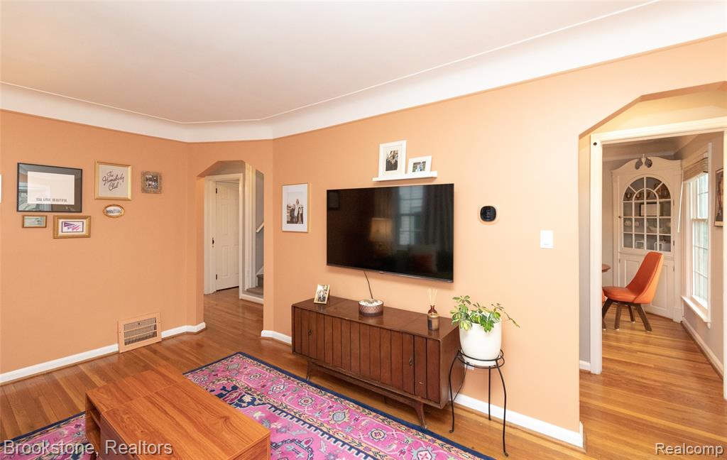 2156 Cambridge Road Berkley, MI 48072 - Photo 13 of 39 Gallery Image 13