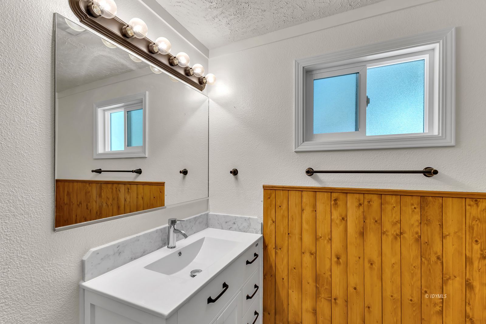 55175 John Muir Road, Unit CALIFO Idyllwild, CA 92549 - Photo 39 of 51 Lower level 3/4 bath remodel