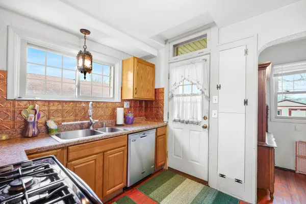 $200,000 | 6773 Burr Street, Taylor, MI 48180