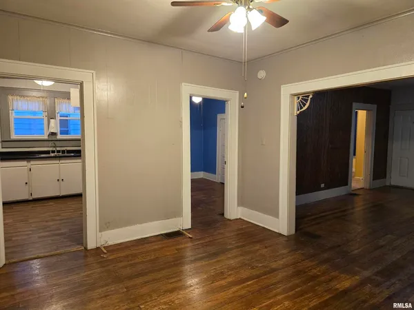 $50,000 | 1028 South Roosevelt Street, Harrisburg, IL 62946