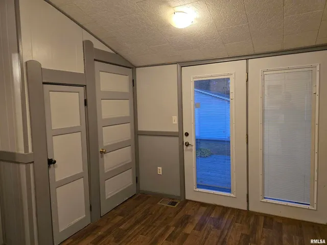 $59,000 | 1028 South Roosevelt Street, Harrisburg, IL 62946