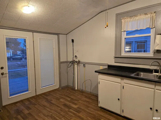 $59,000 | 1028 South Roosevelt Street, Harrisburg, IL 62946