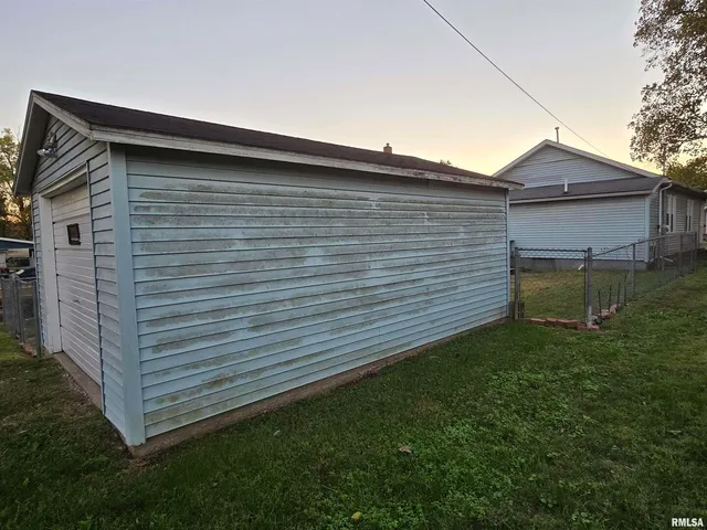 $59,000 | 1028 South Roosevelt Street, Harrisburg, IL 62946