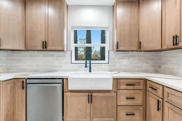 $639,950 | 28718 Auberry Road, Prather, CA 93651