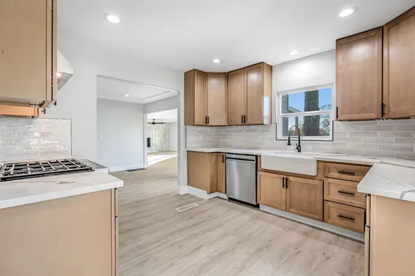 $639,950 | 28718 Auberry Road, Prather, CA 93651