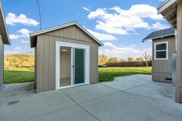 $639,950 | 28718 Auberry Road, Prather, CA 93651