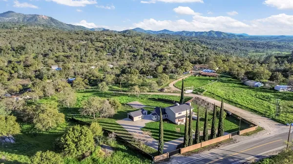 $639,950 | 28718 Auberry Road, Prather, CA 93651