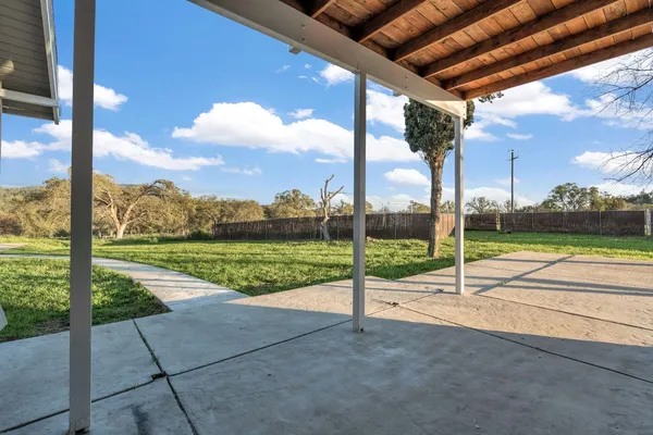 $639,950 | 28718 Auberry Road, Prather, CA 93651