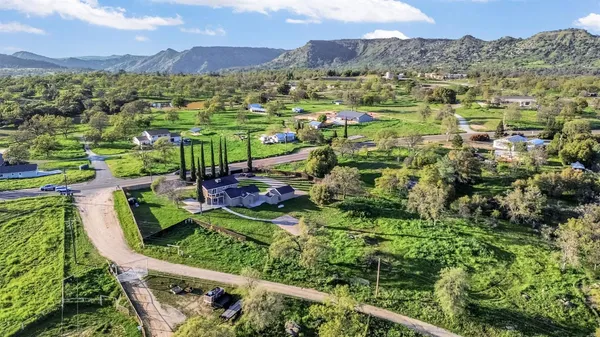 $639,950 | 28718 Auberry Road, Prather, CA 93651