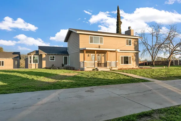 $639,950 | 28718 Auberry Road, Prather, CA 93651