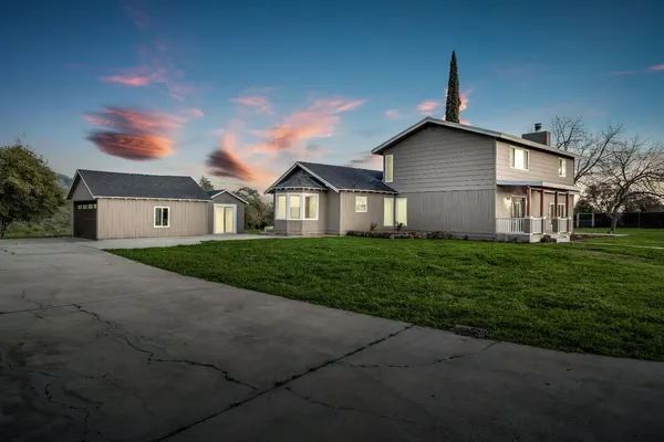 $639,950 | 28718 Auberry Road, Prather, CA 93651