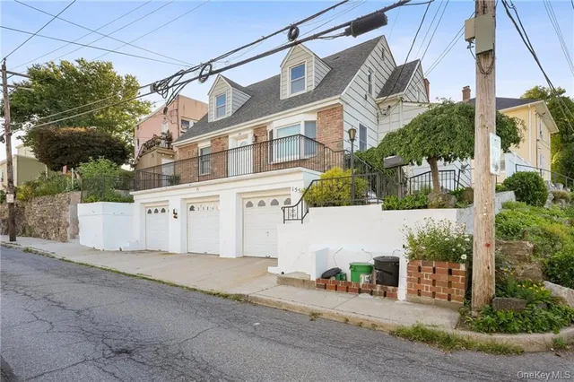 $2,300 | 155 Grand Street, Unit 2, Mamaroneck, NY 10543