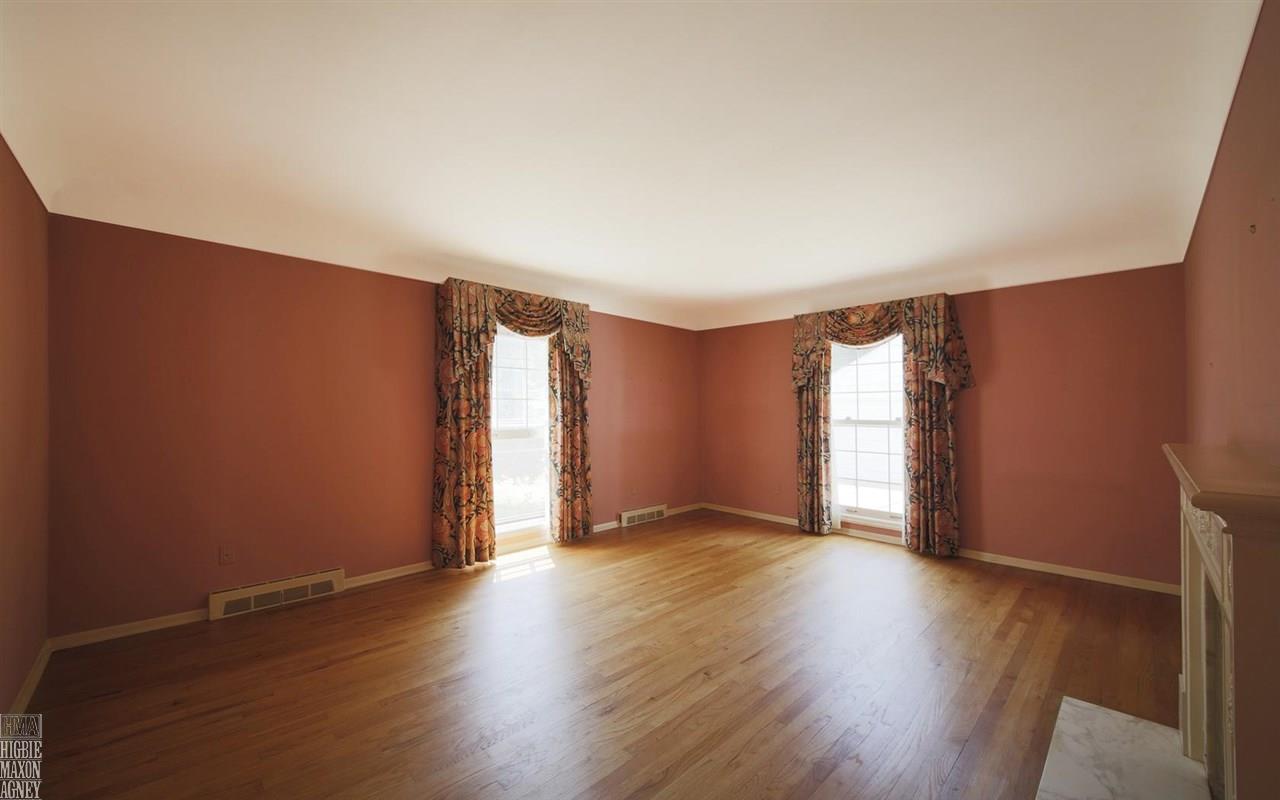 85 Vernier Road Grosse Pointe, MI 48236 - Photo 4 of 31