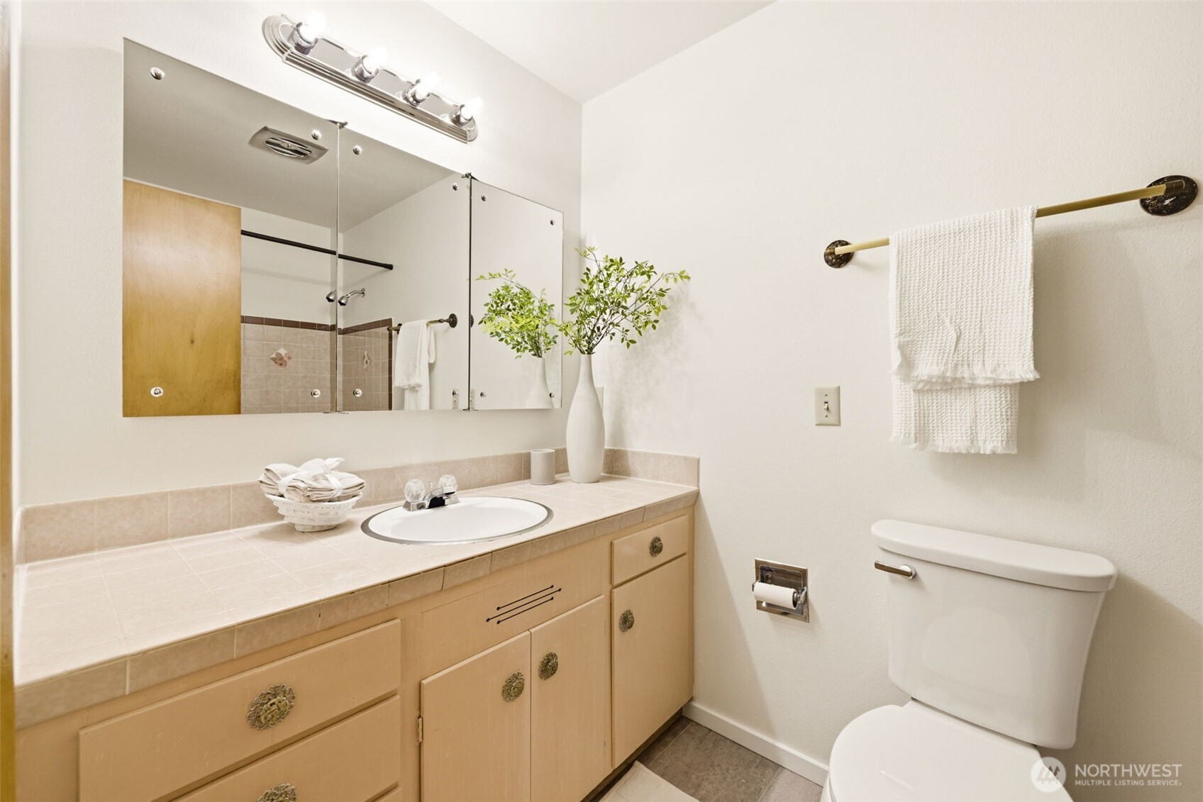 19906 83rd Place West Edmonds, WA 98026 - Photo 14 of 32