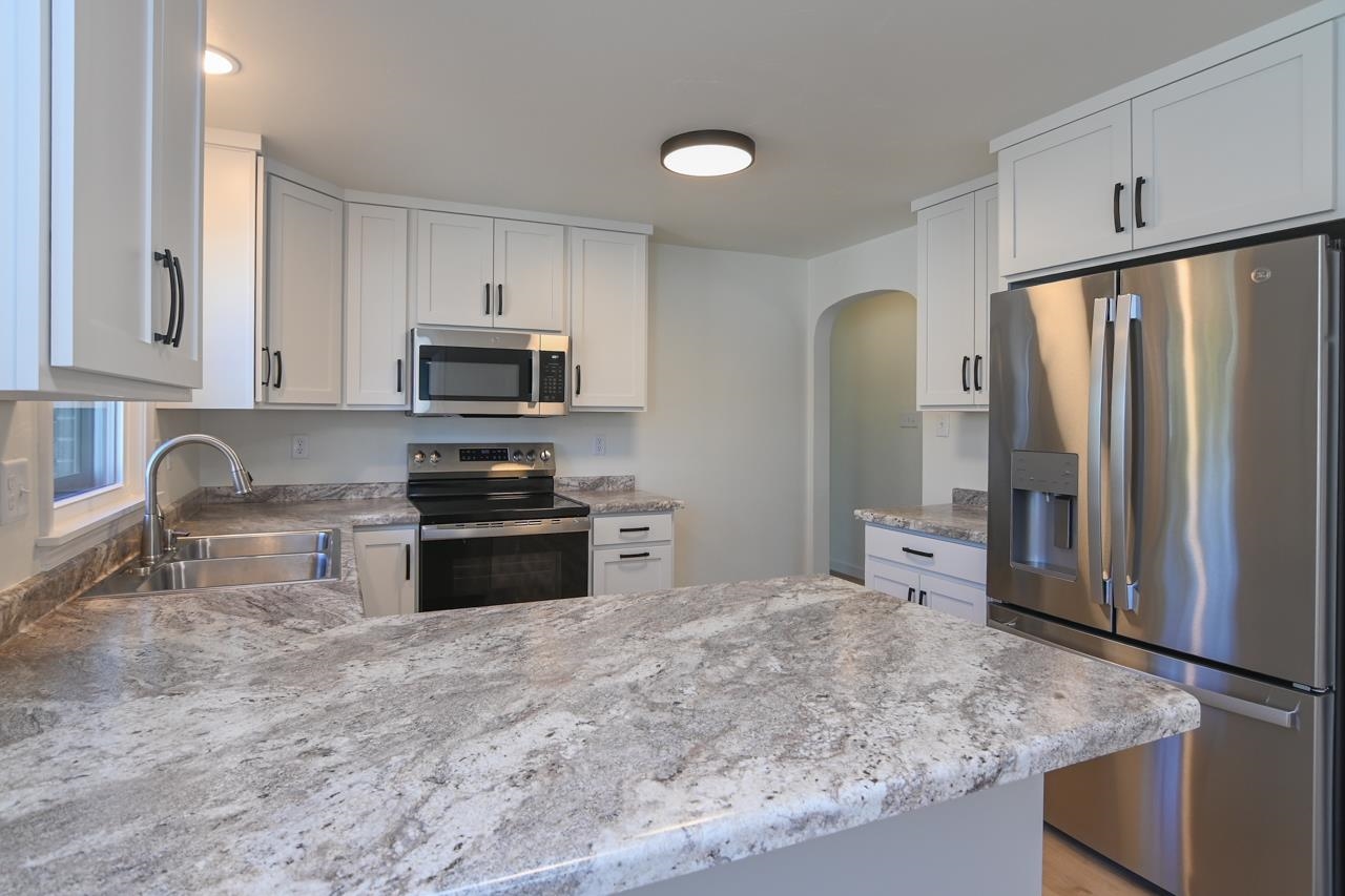 1908 Columbus Street Manitowoc, WI 54220 - Photo 13 of 50