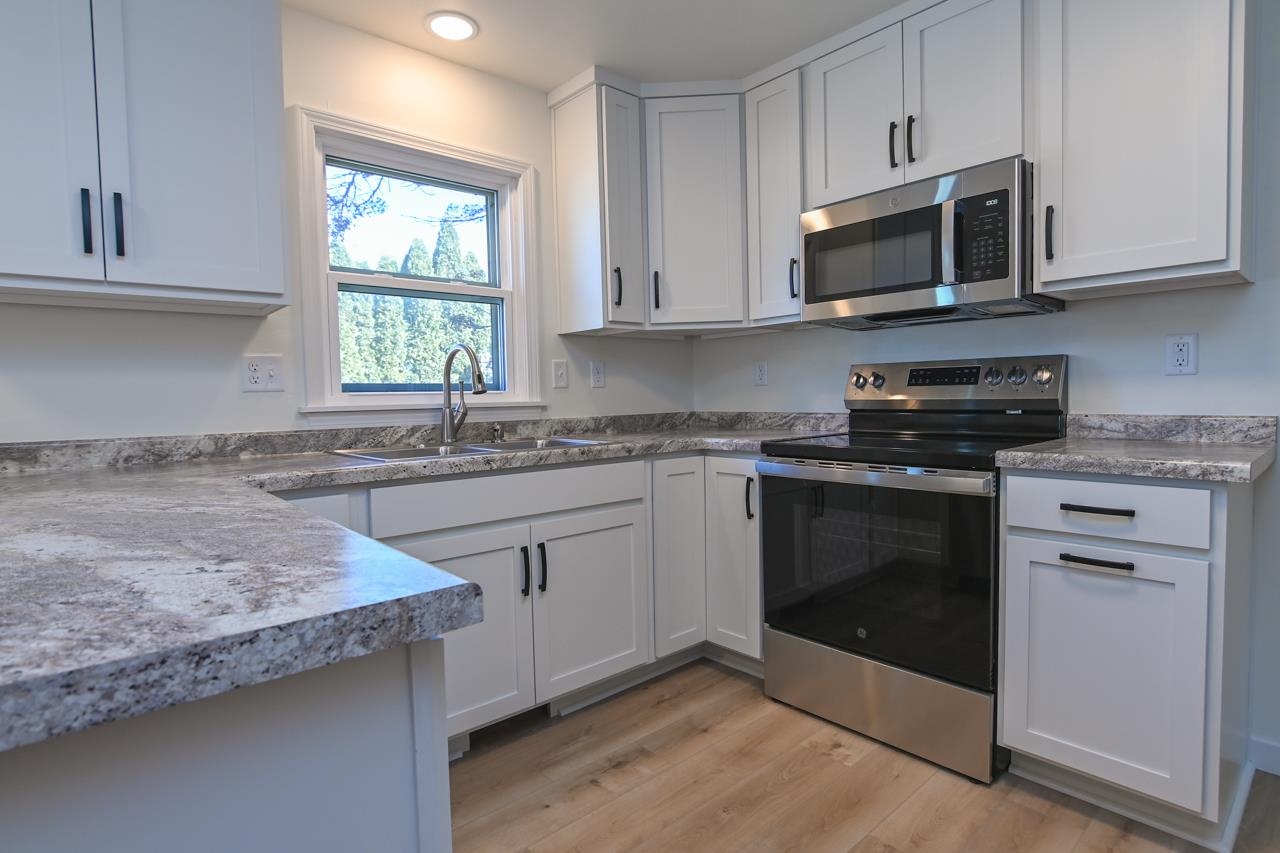 1908 Columbus Street Manitowoc, WI 54220 - Photo 17 of 50