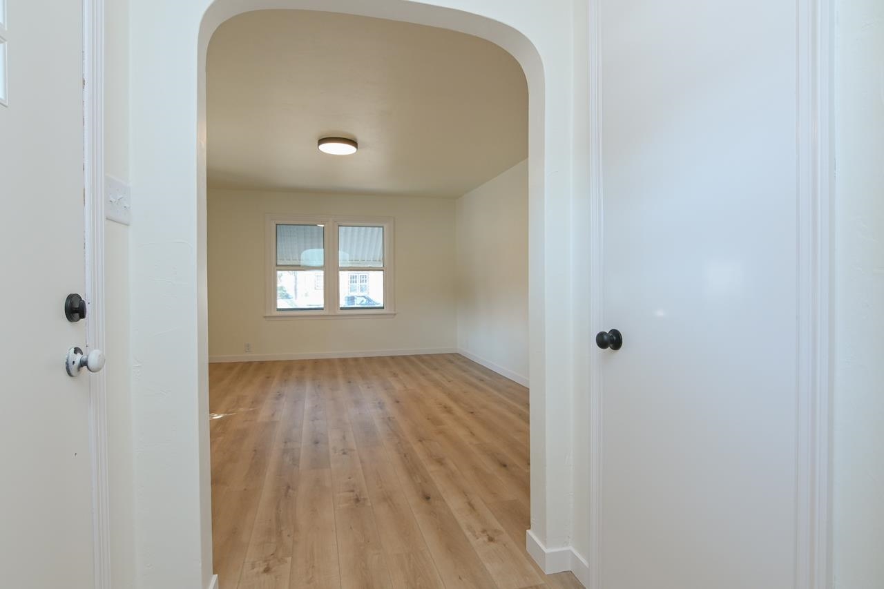 1908 Columbus Street Manitowoc, WI 54220 - Photo 2 of 50