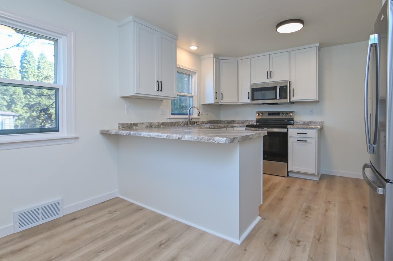 1908 Columbus Street Manitowoc, WI 54220 - Photo 21 of 50