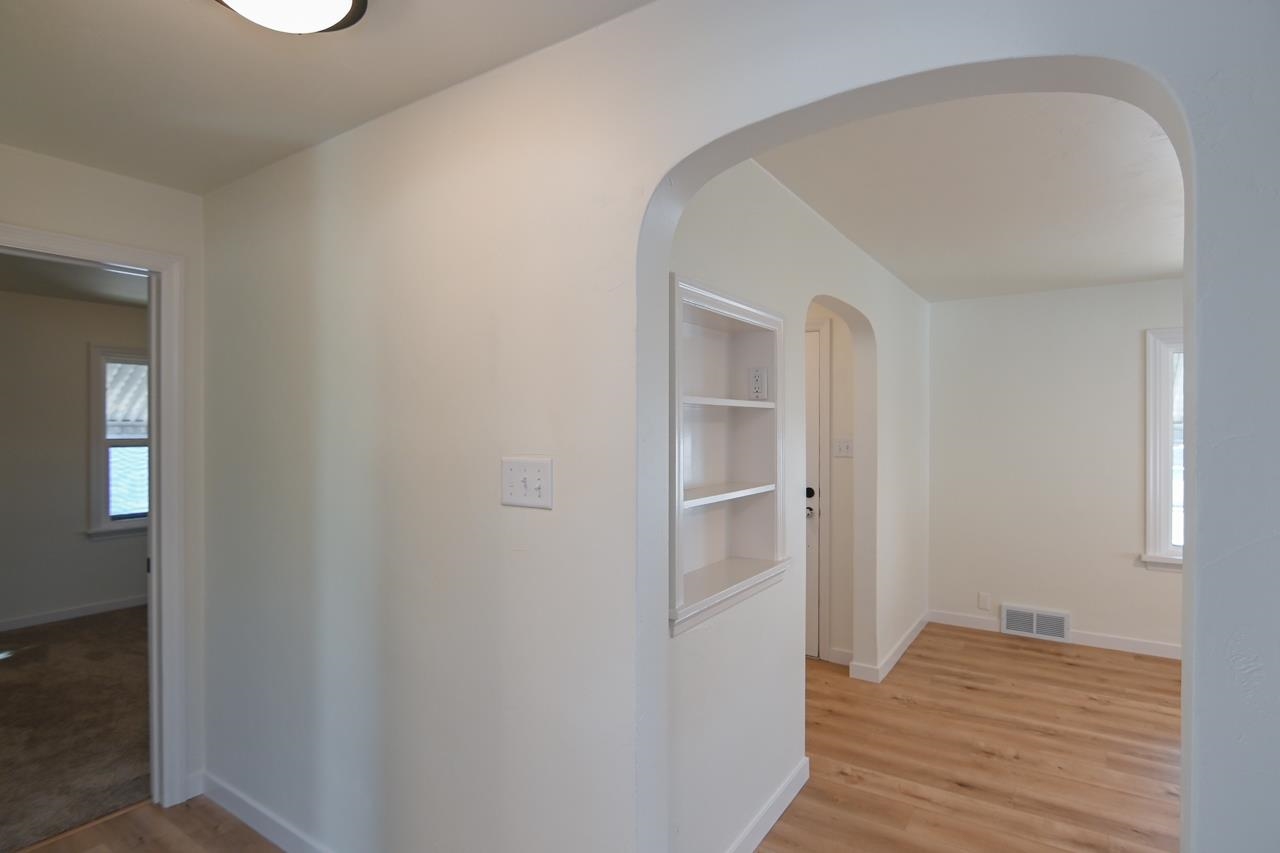 1908 Columbus Street Manitowoc, WI 54220 - Photo 25 of 50