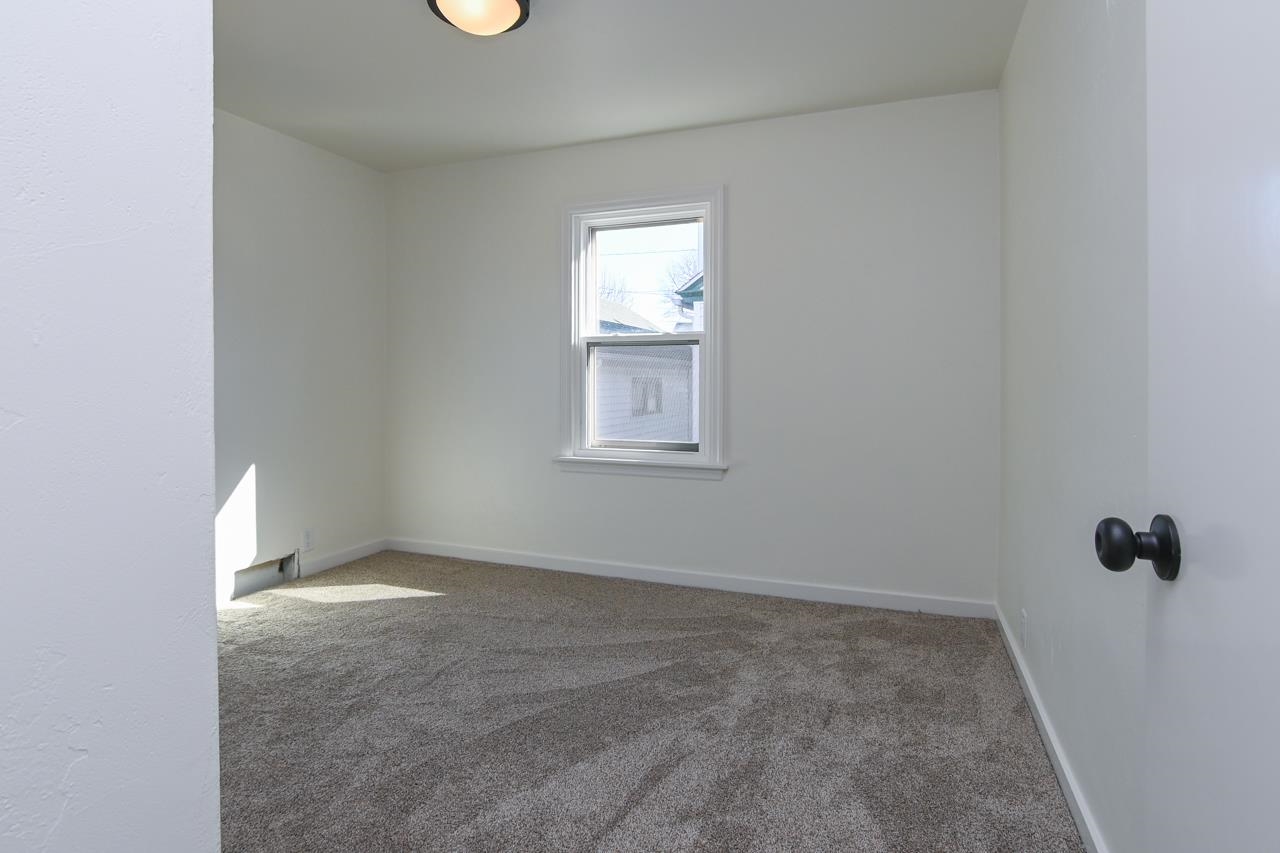 1908 Columbus Street Manitowoc, WI 54220 - Photo 28 of 50