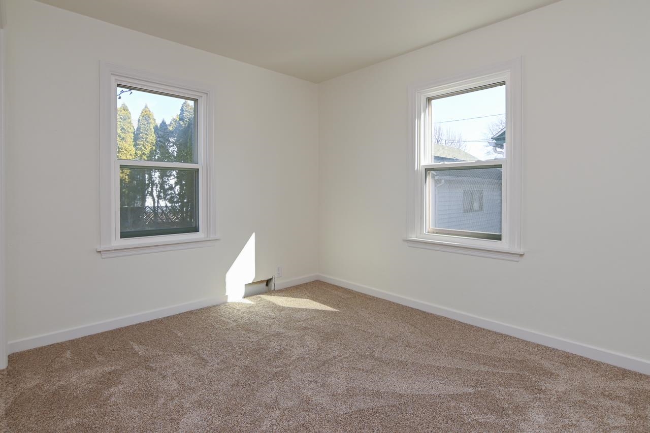 1908 Columbus Street Manitowoc, WI 54220 - Photo 30 of 50