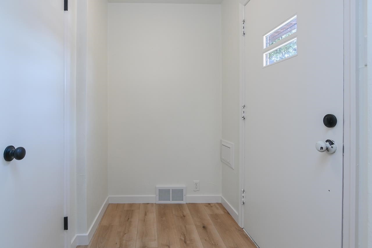 1908 Columbus Street Manitowoc, WI 54220 - Photo 3 of 50