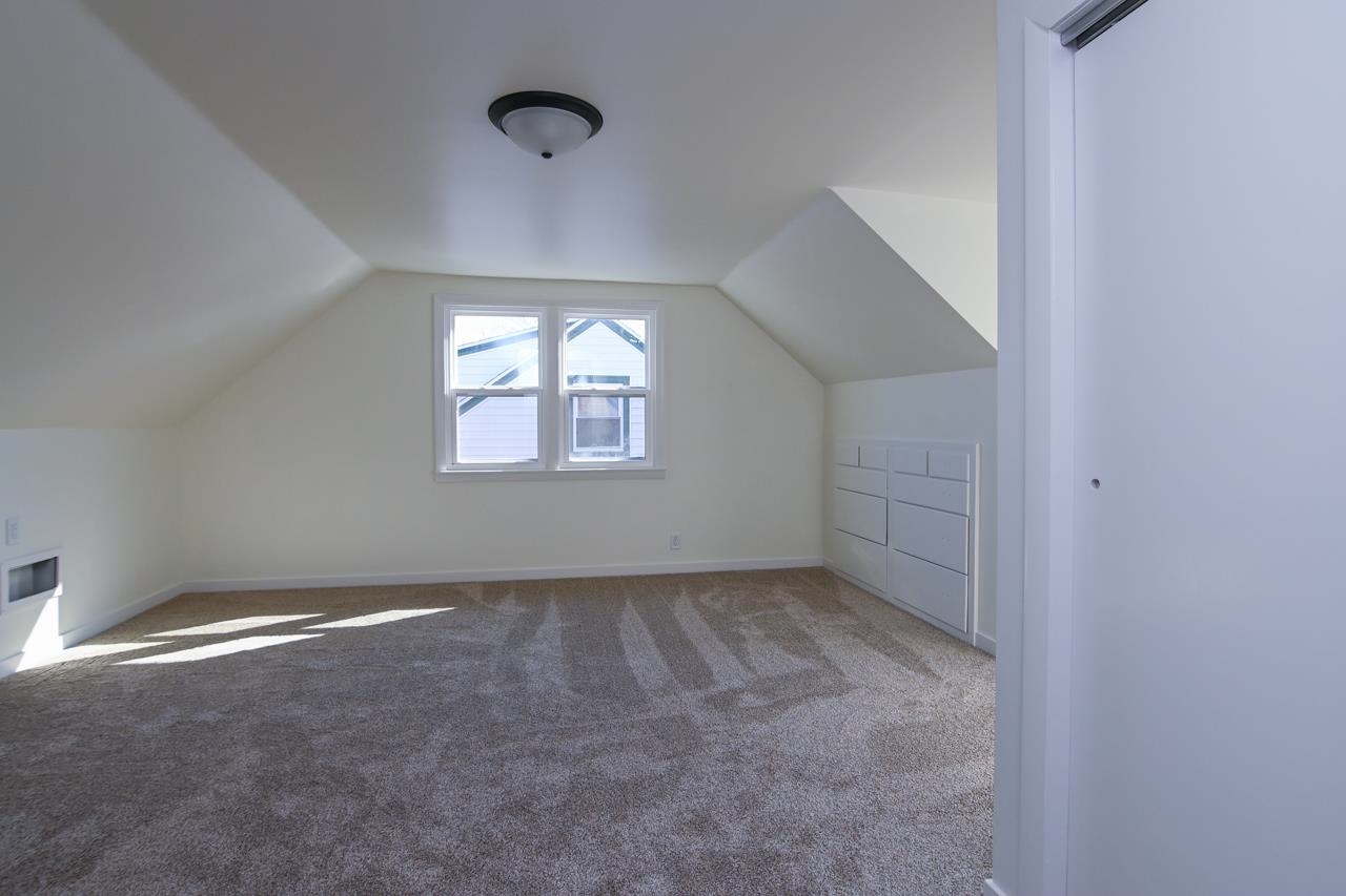 1908 Columbus Street Manitowoc, WI 54220 - Photo 37 of 50