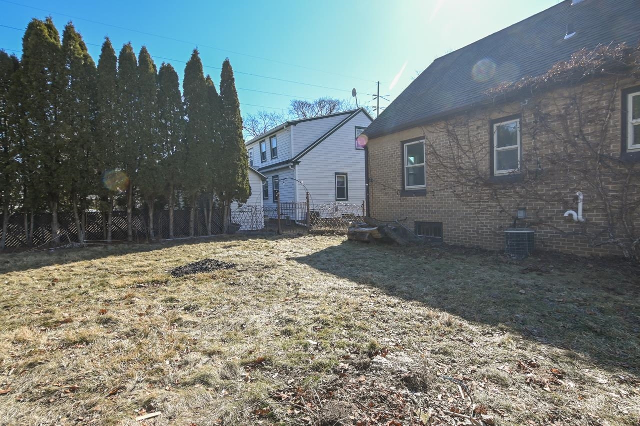 1908 Columbus Street Manitowoc, WI 54220 - Photo 45 of 50