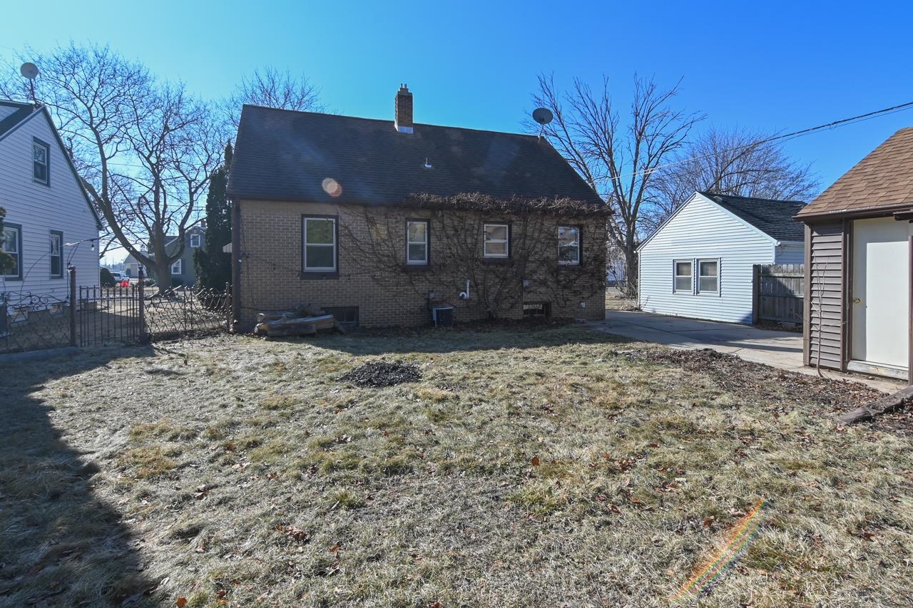 1908 Columbus Street Manitowoc, WI 54220 - Photo 48 of 50