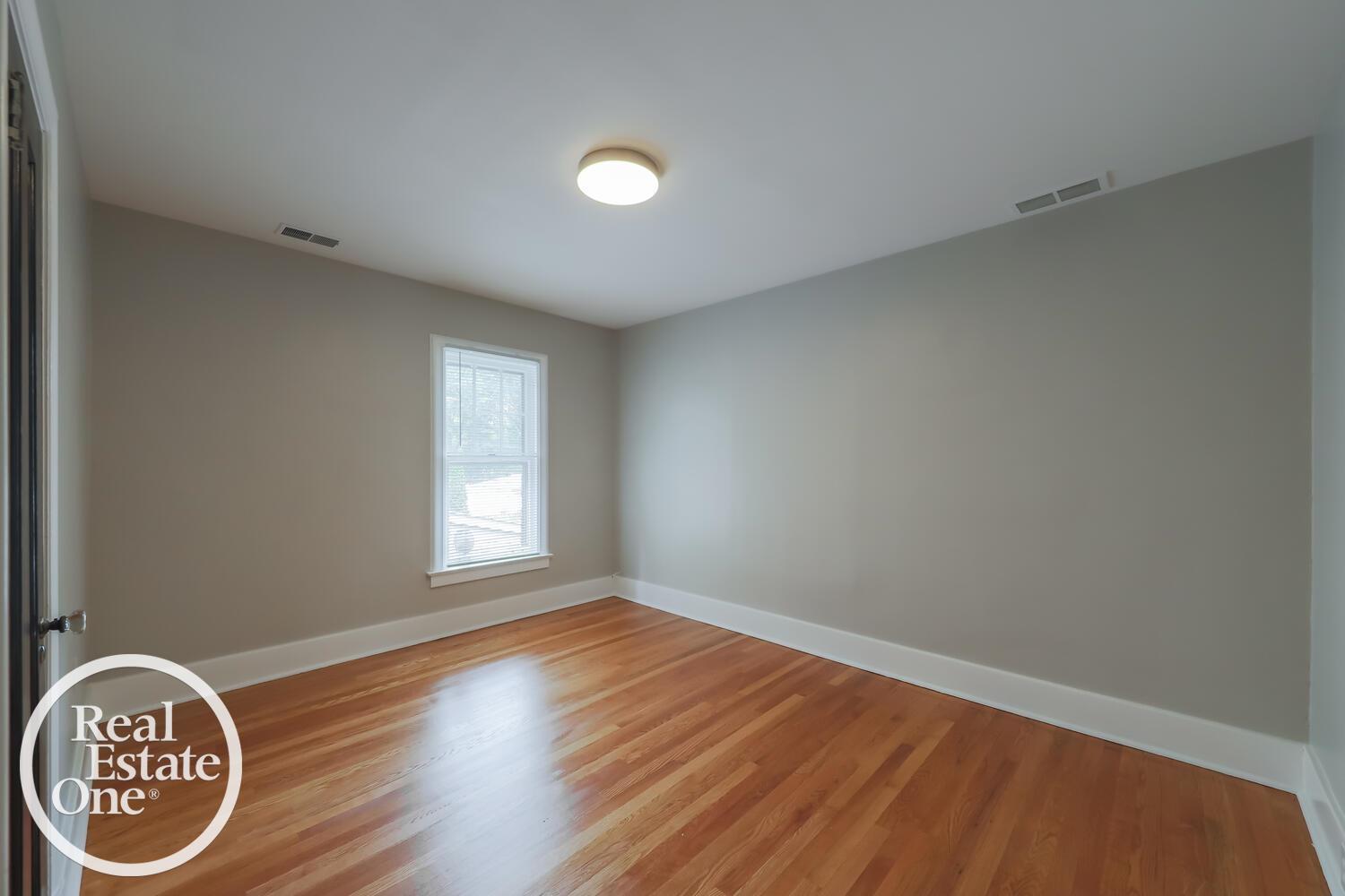 836 Lincoln Road Grosse Pointe, MI 48230 - Photo 29 of 39 50149905-75827ec8-dcbc-4517-ab7d-96f658a0607c.JPG