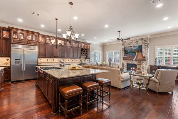 $1,199,000 | 108 McGoey Circle, Shenandoah, TX 77384