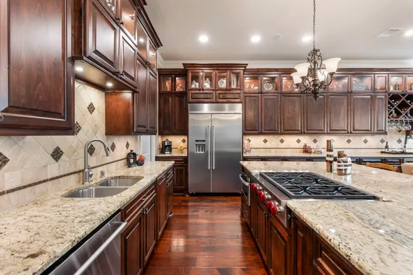 $1,199,000 | 108 McGoey Circle, Shenandoah, TX 77384