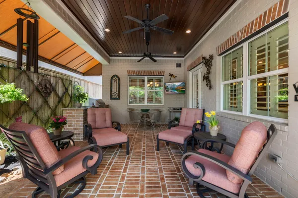 $1,199,000 | 108 McGoey Circle, Shenandoah, TX 77384