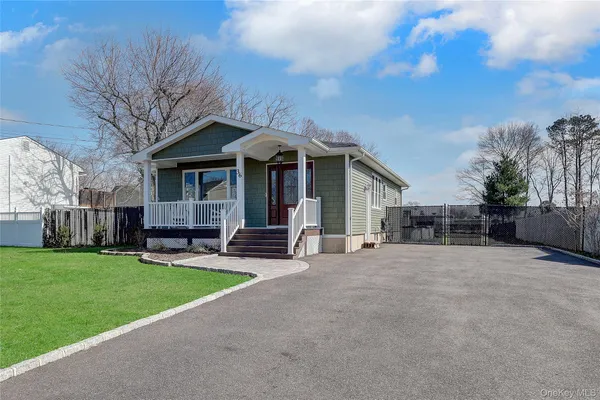 $615,000 | 36 Studley Street, Brentwood, NY 11717