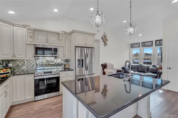 $615,000 | 36 Studley Street, Brentwood, NY 11717
