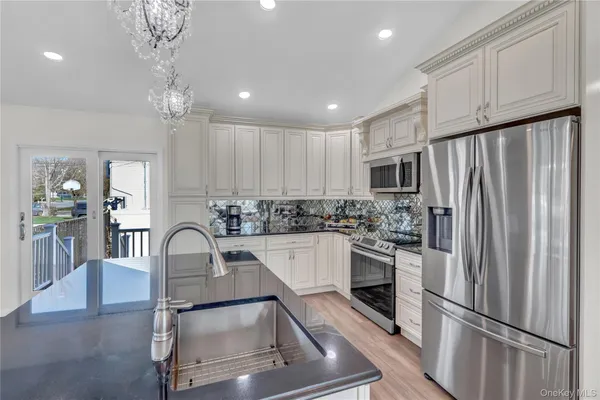 $615,000 | 36 Studley Street, Brentwood, NY 11717